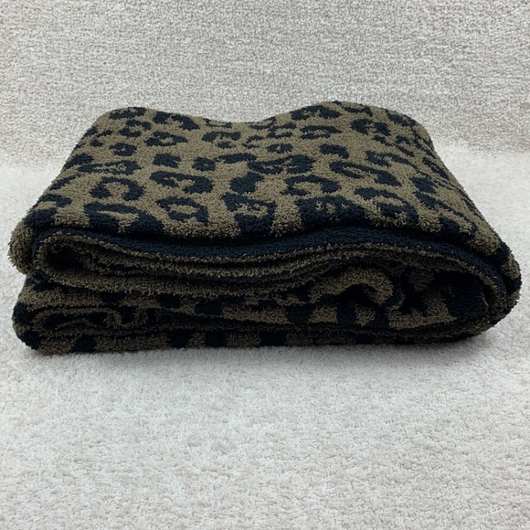 BAREFOOT DREAMS In the Wild Throw Blanket - Picture 4 of 4